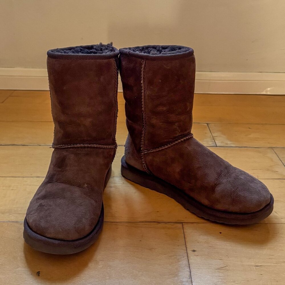 Size 8 Womens UGG Classic Short II Boot - Burnt Cedar